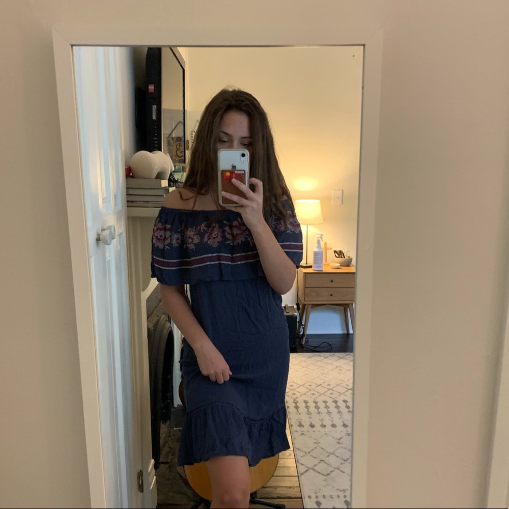 Super pretty midi dress!!